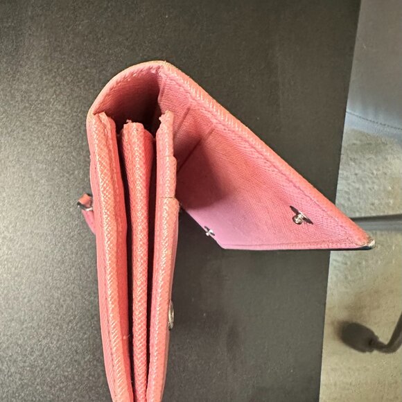 Authentic Prada Saffiano Metal Wallet in Peonia COA Included - EUC - Picture 4 of 7